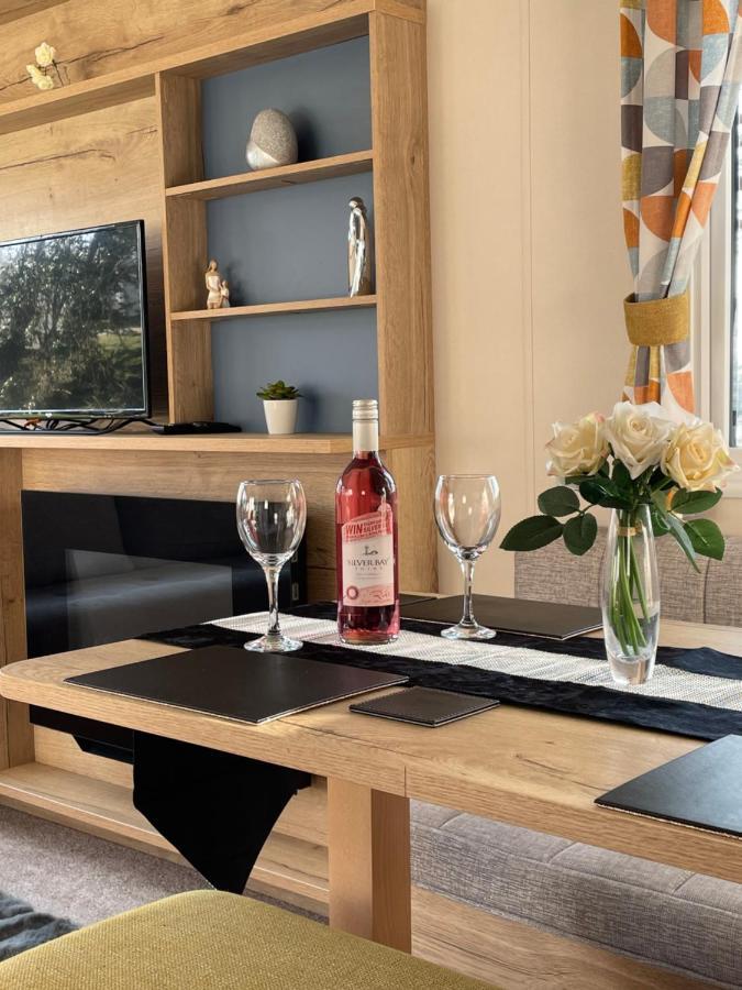 Deluxe, 3 Bed Holiday Home At Combe Haven Holiday Park Hastings Exteriör bild